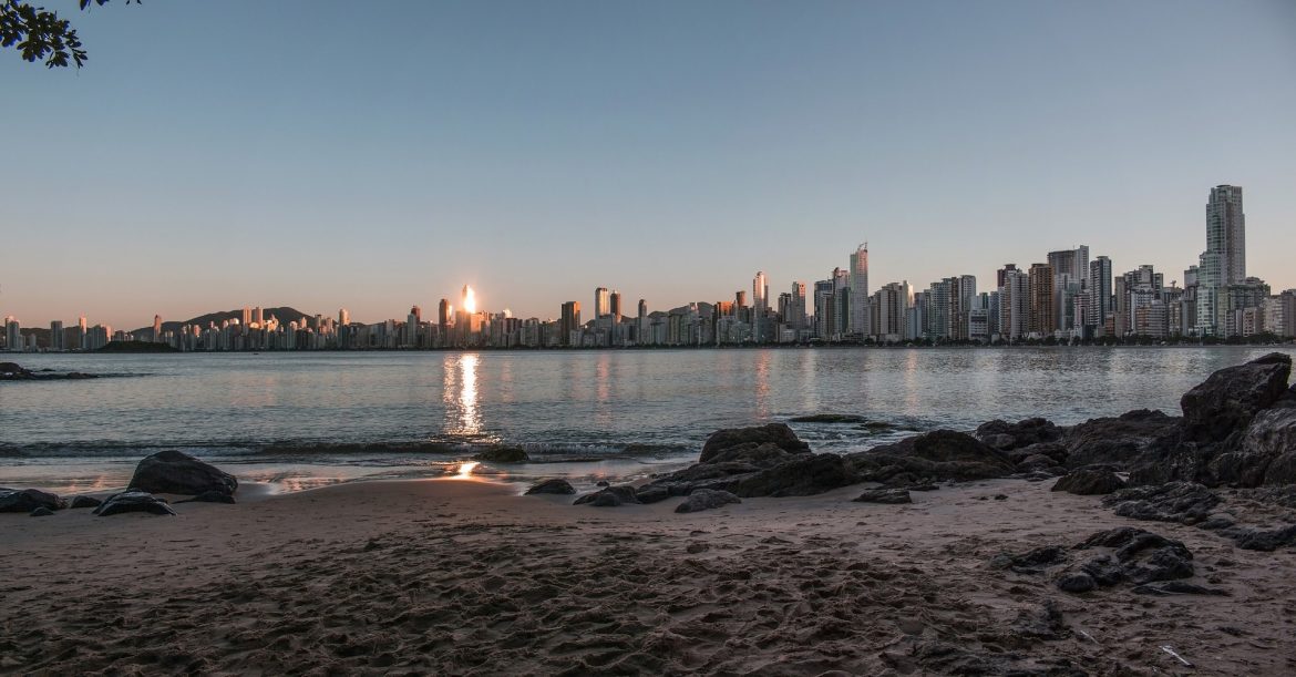 Por que Balneário Camboriú possui o apelido Dubai brasileira?