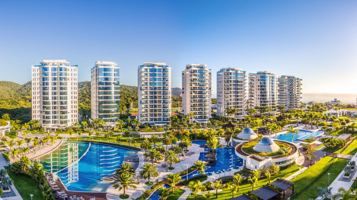 Brava Home Resort: Viva no Alto Padrão de Moradia de Luxo na Praia Brava, Itajaí-SC